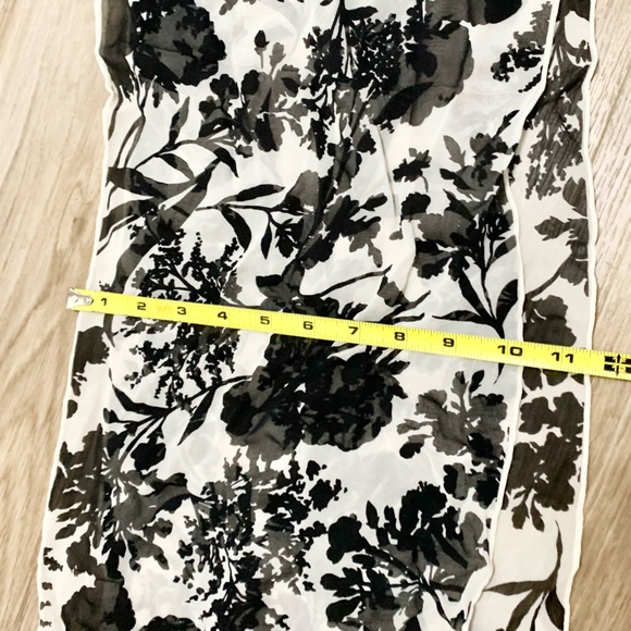 Ann Taylor 100% Silk NWT Scarf Floral Flowy Dainty 62”x10” - Picture 5 of 6